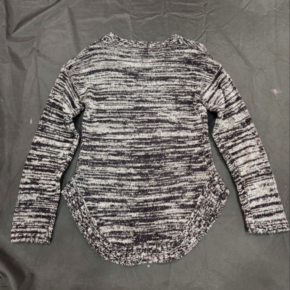 Derek Heart Knit Sweater Womens S Black Grey Scalloped Hem Rounded Cut - Picture 4 of 4